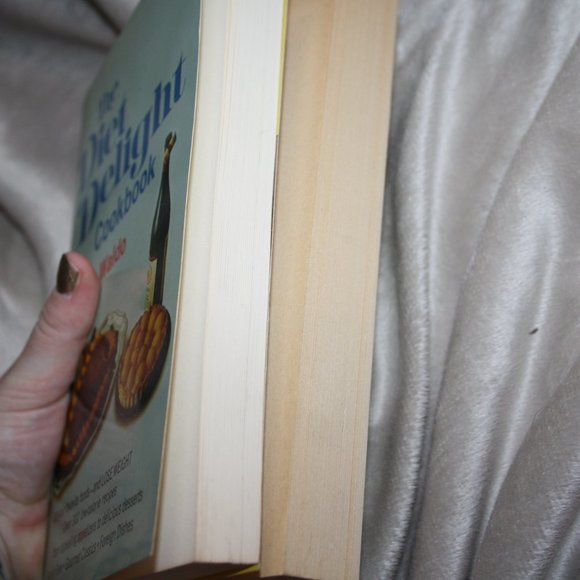 📚 Vintage Diet & Diabetics Cookbook Lot · 2-Book Bundle (Bd) - Picture 2 of 4